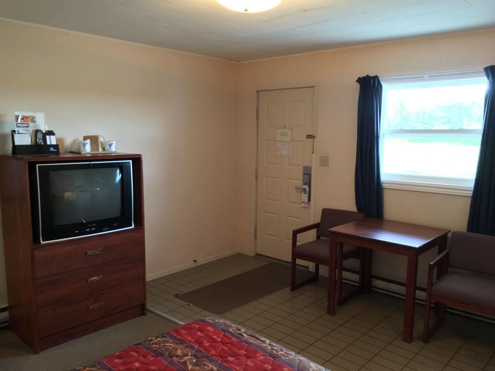 Fairway Inn Sussex Ngoại thất bức ảnh