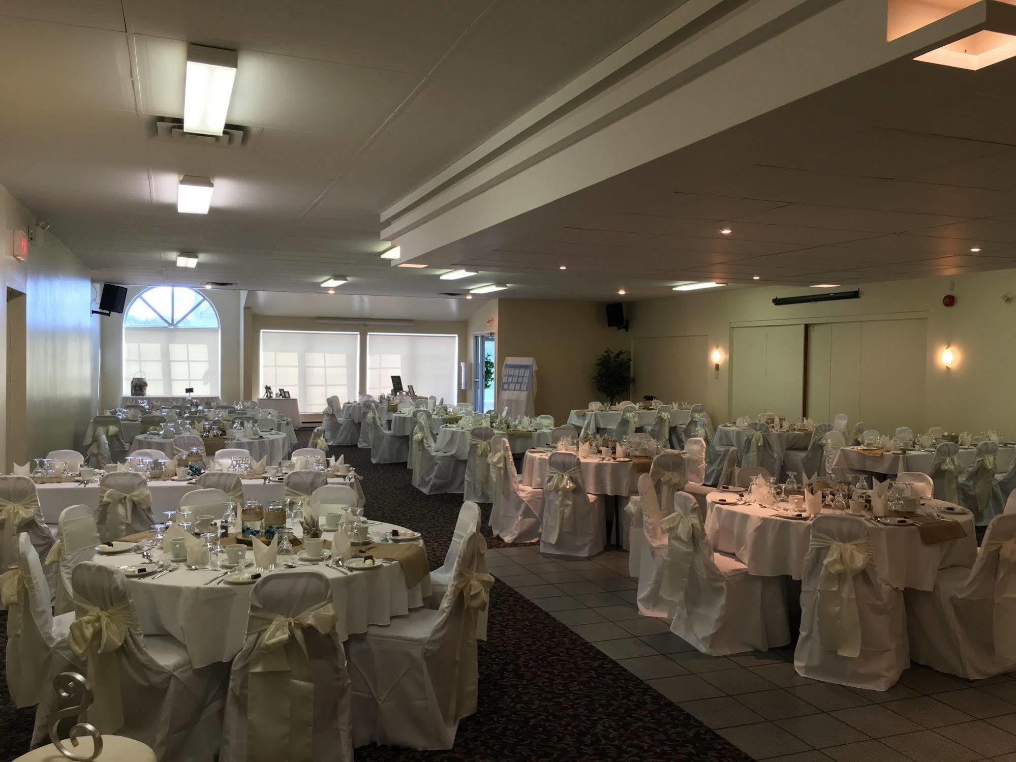 Fairway Inn Sussex Ngoại thất bức ảnh