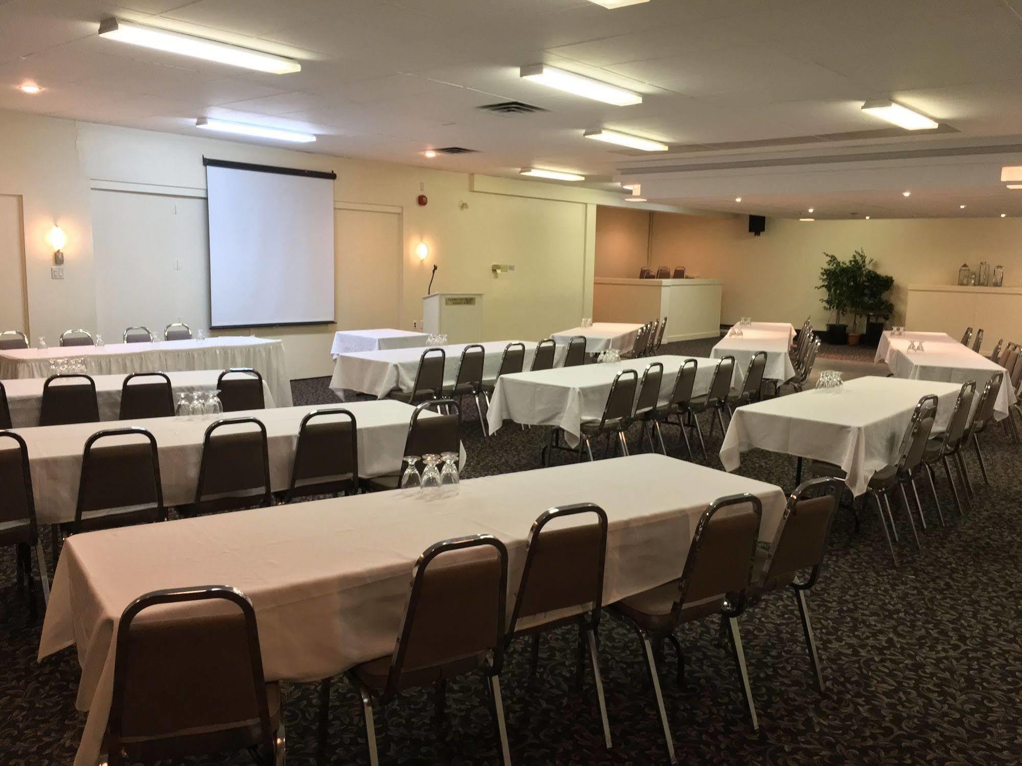 Fairway Inn Sussex Ngoại thất bức ảnh